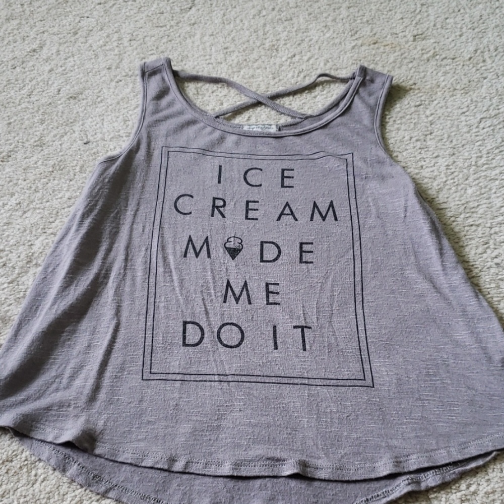 Sleeveless kids shirt